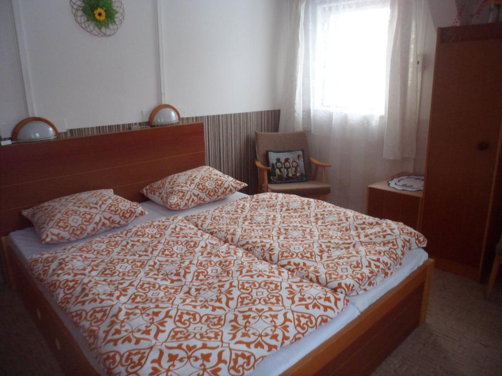 Pension Mikulka Mikulov v Krusnych Horach Bagian luar foto